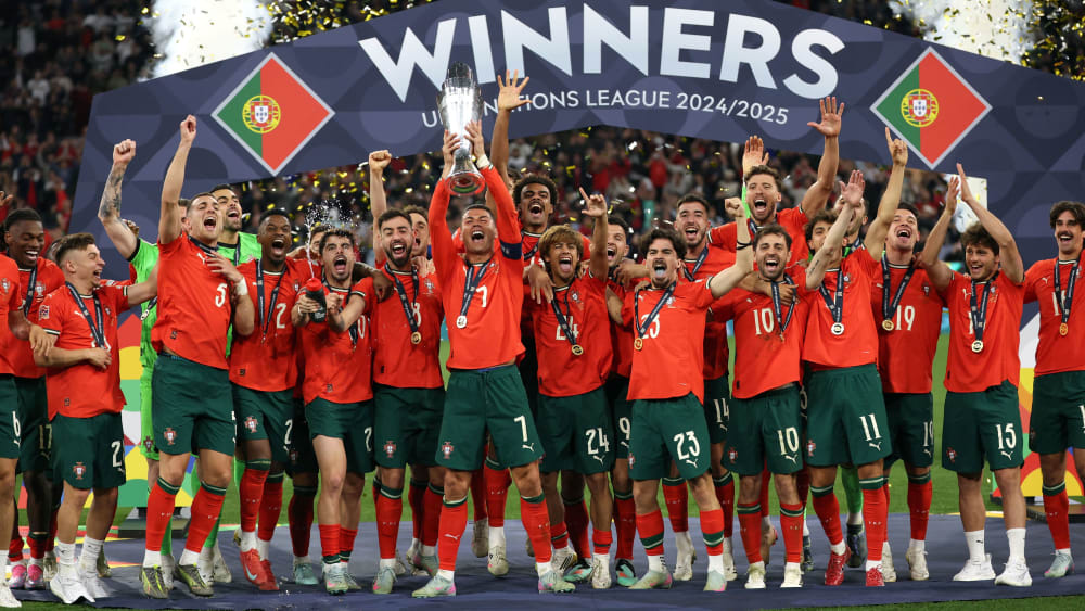 Cristiano Ronaldo (Mitte) und Portugal sind Nations-League-Sieger 2025.