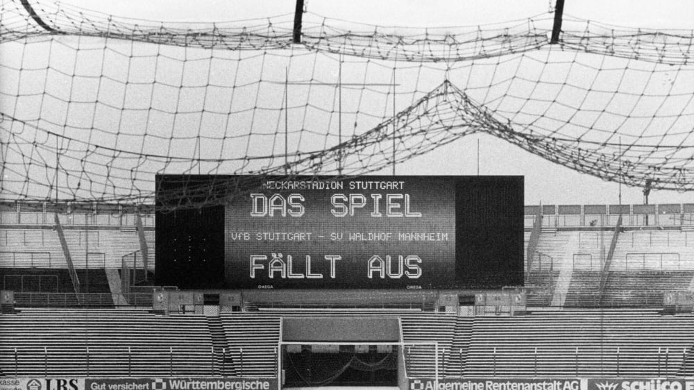 Anzeigetafel im Neckarstadion am 21. Februar 1987