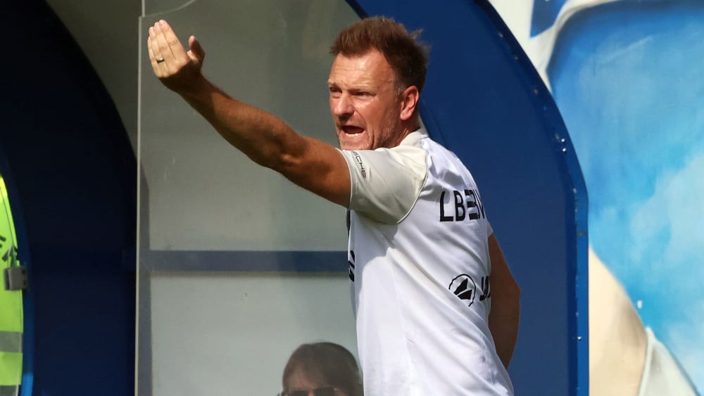 Zufrieden mit dem Drittliga-Comeback in Rostock: Stuttgart-II-Coach Markus Fiedler.