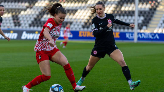 Annabel Schasching (li.) vom SC Freiburg und Frankfurts Lara Prasnikar sehen sich erst im Februar wieder.