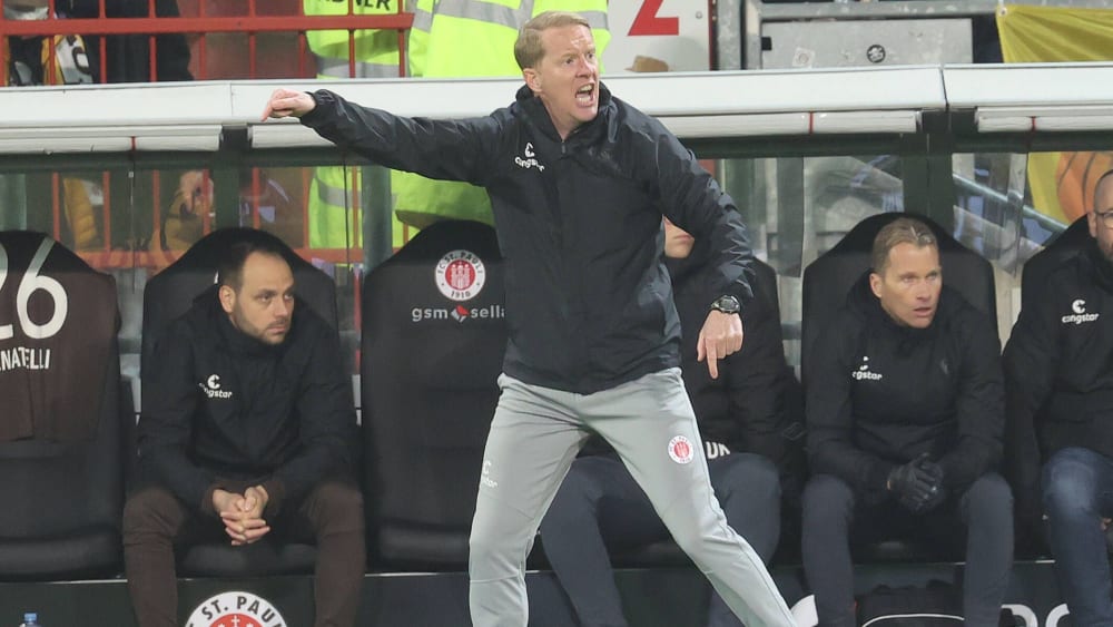 St. Pauli-Trainer Timo Schultz änderte die Herangehensweise seines Teams in der Halbzeit entscheidend.&nbsp;