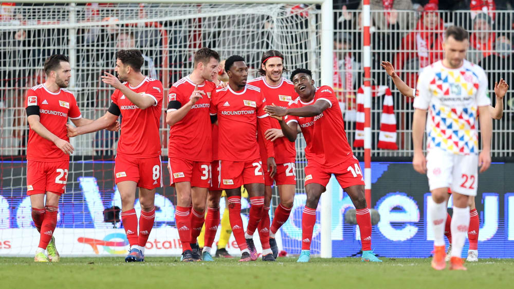 Union Berlins Taiwo Awoniyi (2. v. r.) erzielte gegen Mainz 05 das zwischenzeitliche 3:0.