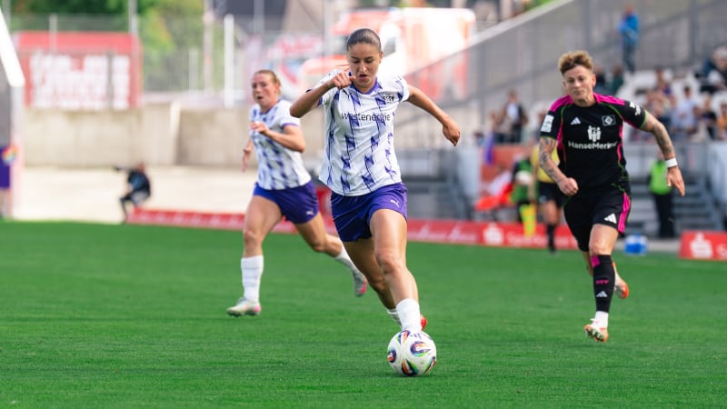 13 de septiembre de 2025, Essen, Nordrhein Westfalen, Alemania: Laureta Elmazi (SGS Essen, 11) durante el partido Google Pixel Bundesliga entre SGS Essen y Hamburger SV en el Stadion an der HafenstraÃ?e en Essen, Alemania (Imagen de crédito: © Leonie Kiehl/Sport Press Photo via ZUMA Press