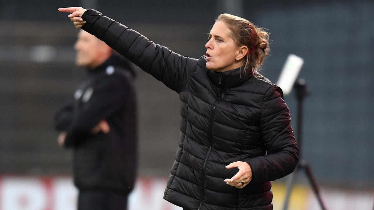 -Gro-artige-Entwicklung-K-ln-verl-ngert-mit-Trainerin-Carlson-bis-2028