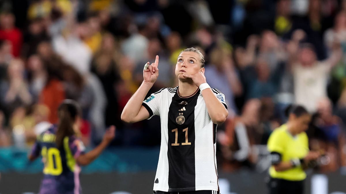 Alexandra Popp ist zum dritten Mal Fußballerin des Jahres - kicker