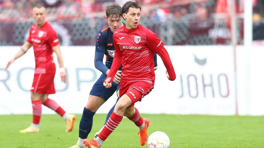 Trägt 2025/26 wieder das rote Trikot des Greifswalder FC: Joseph Charles Richardson II