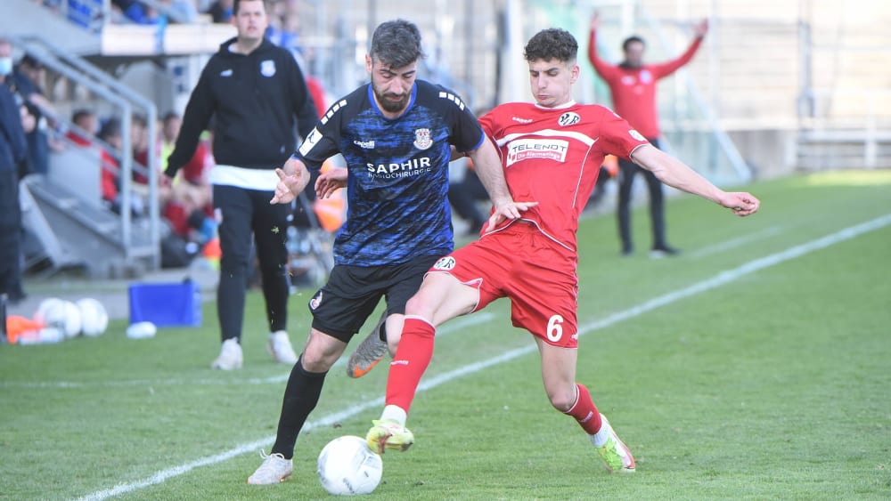 Daniel Elfadli (re.) geht von Aalen nach Magdeburg.