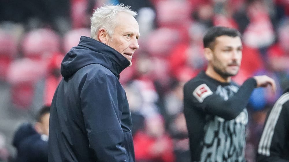 Ist mit seinem Team im Pokal schon raus: Freiburgs Coach Christian Streich.