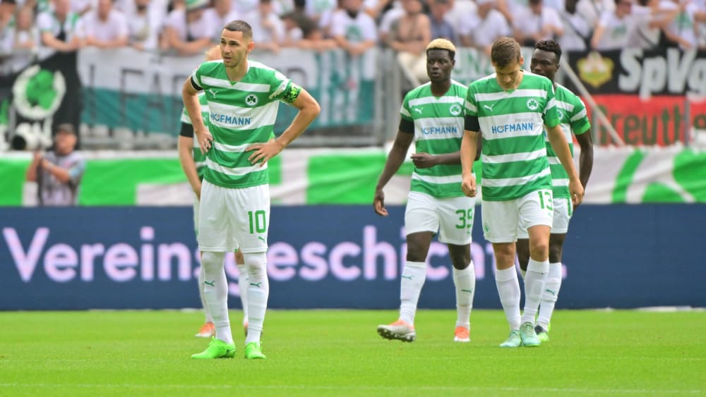 Vielsagende Gesichter: Am Samstag verlor Fürth das Frankenderby in Nürnberg.