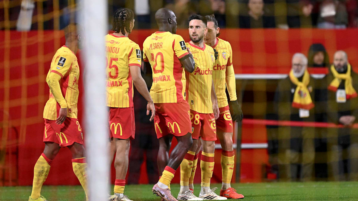 Linksverteidiger-findet-Rechtsverteidiger-Lens-setzt-PSG-unter-Druck