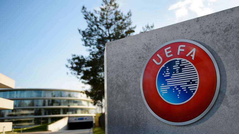 "Zynisches Projekt": Die UEFA hat mit Ablehnung auf neue Medienberichte zur Gr&#252;ndung einer Super League reagiert.