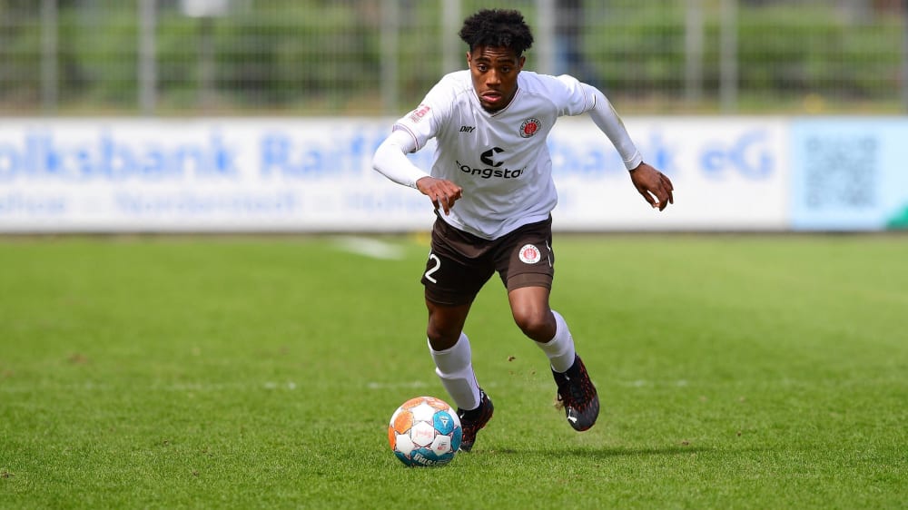 Aurel Loubongo wechselt von St. Pauli nach Essen.