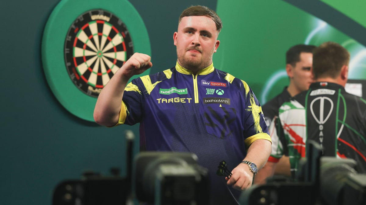 Darts-Weltmeister-Littler-spricht-ber-Augen-OP-als-Kind