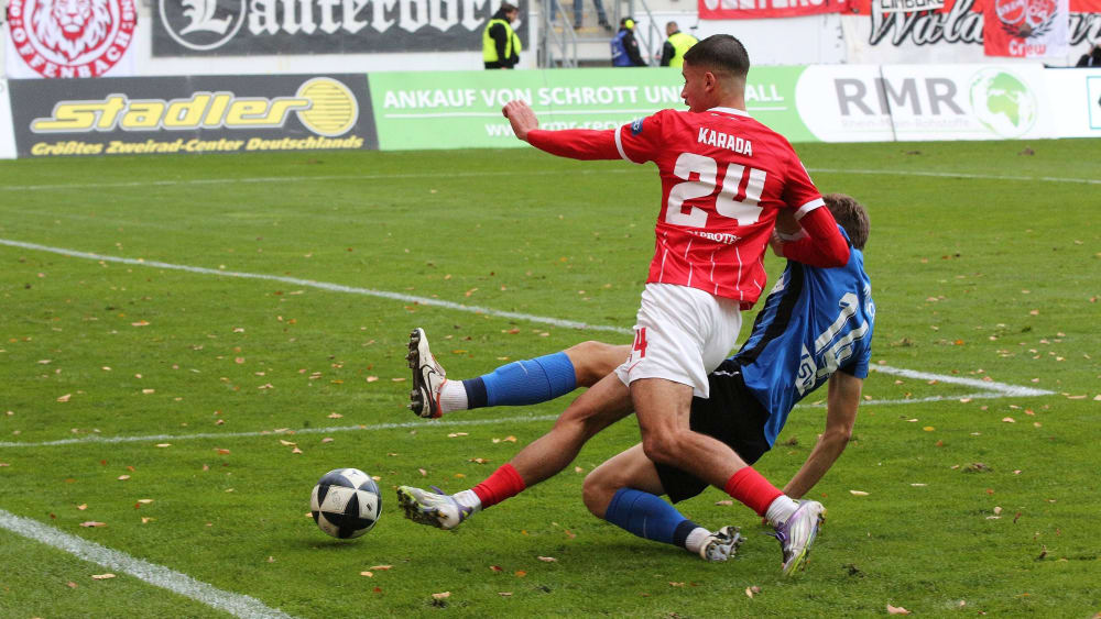 Maurice Wrusch (Trier) gegen Ouassim Karada (OFC).