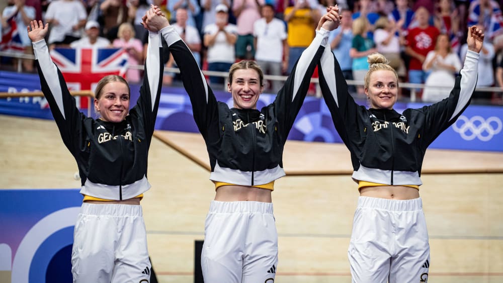 Nach ihrer Bronzemedaille bei den Olympischen Spielen werden Emma Hinze, Pauline Grabosch und Lea Sophie Friedrich (v. l.) an der anstehenden Bahn-WM nicht teilnehmen.