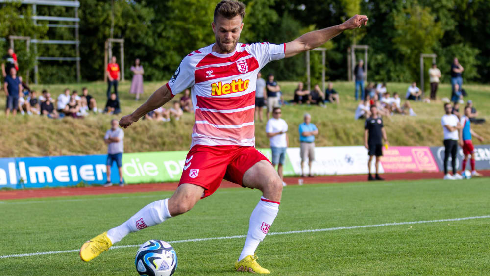 Benedikt Saller startet mit dem Jahn gegen Unterhaching in die 3. Liga.