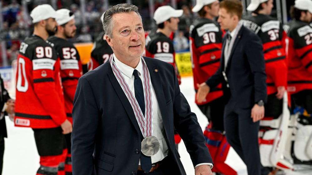 Hat mit dem deutschen Eishockey-Team Historisches erreicht.