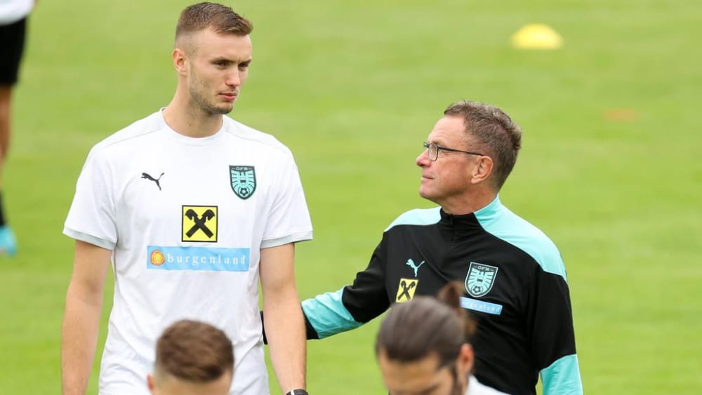 Gute Stimmung beim ersten Training: Sasa Kalajdzic und Ralf Rangnick.