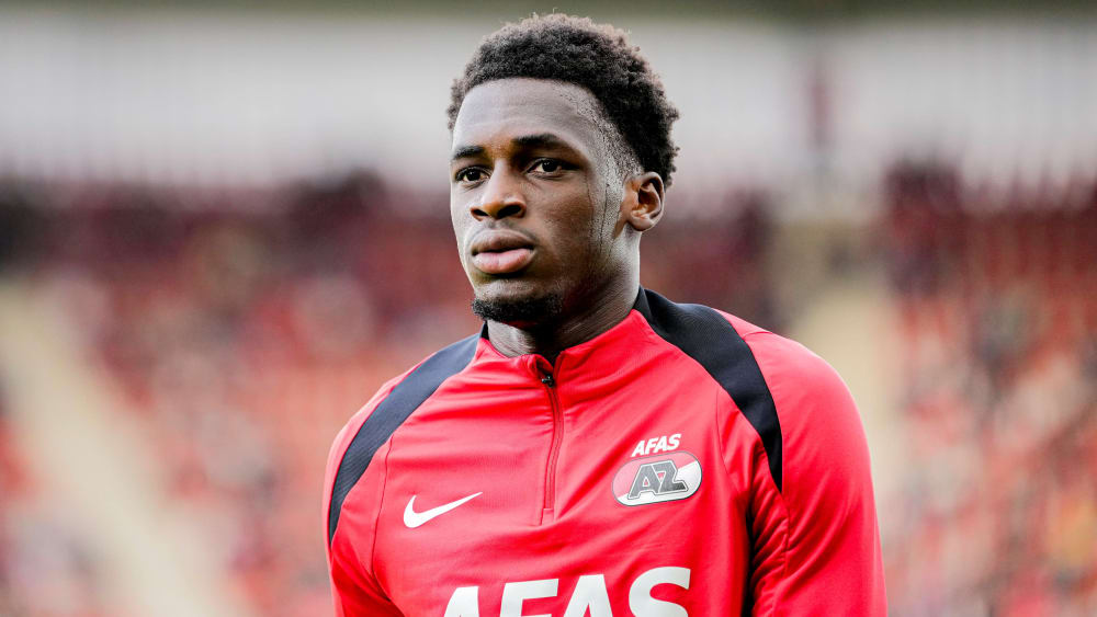 Rechtsaußen Ernest Poku trägt künftig das Trikot von Bayer 04.