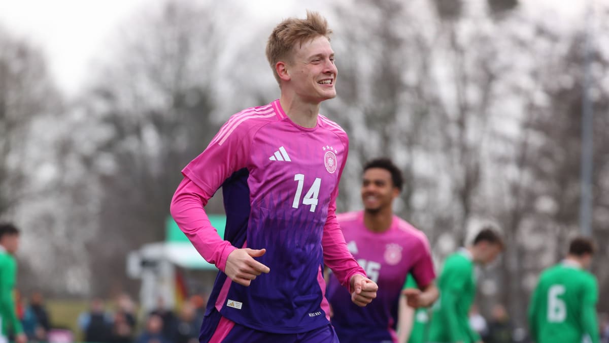 Deutschland ungeschlagen zur U-19-EM: Herwerth nickt nach Darvich-Flanke ein