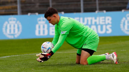 Musste in Nürnberg zweimal hinter sich greifen: FVI-Keeper: Markus Ponath