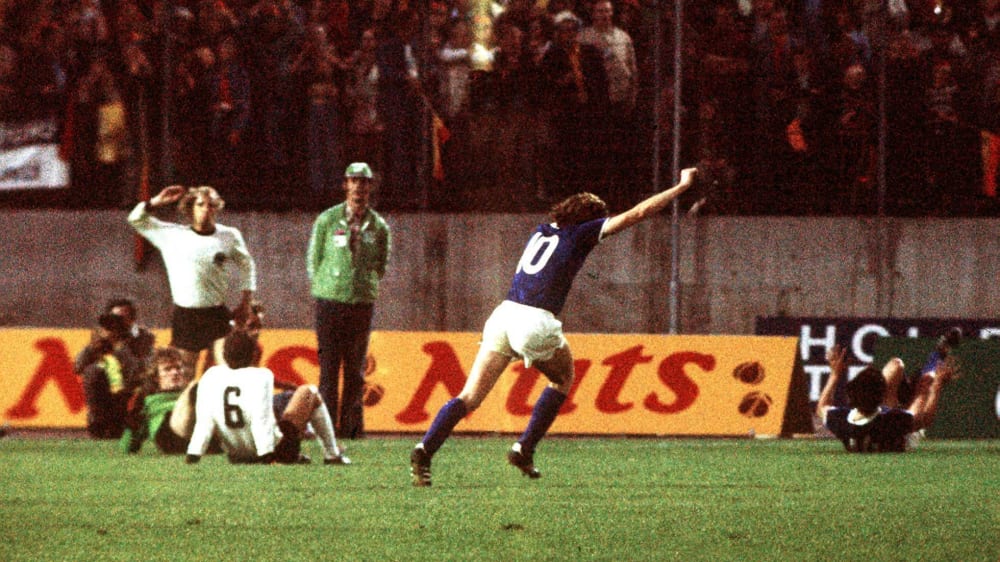Ein Tor, das ihn berühmt machte: Szene von Jürgen Sparwassers 1:0 gegen die BRD bei der WM 1974.