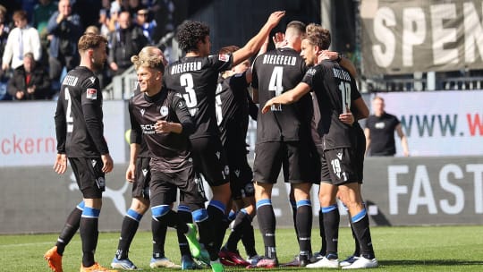 Nach dem 3:2 in Kiel weiter auf der Erfolgswelle: Arminia Bielefeld.