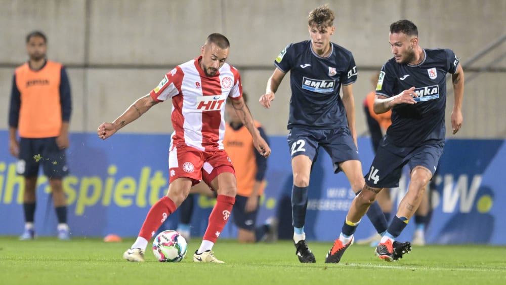 Wer setzt sich diesmal durch? Der Wuppertaler SV (blau) und Fortuna Köln gewannen 2024/25 im direkten Duell jeweils das Heimspiel.