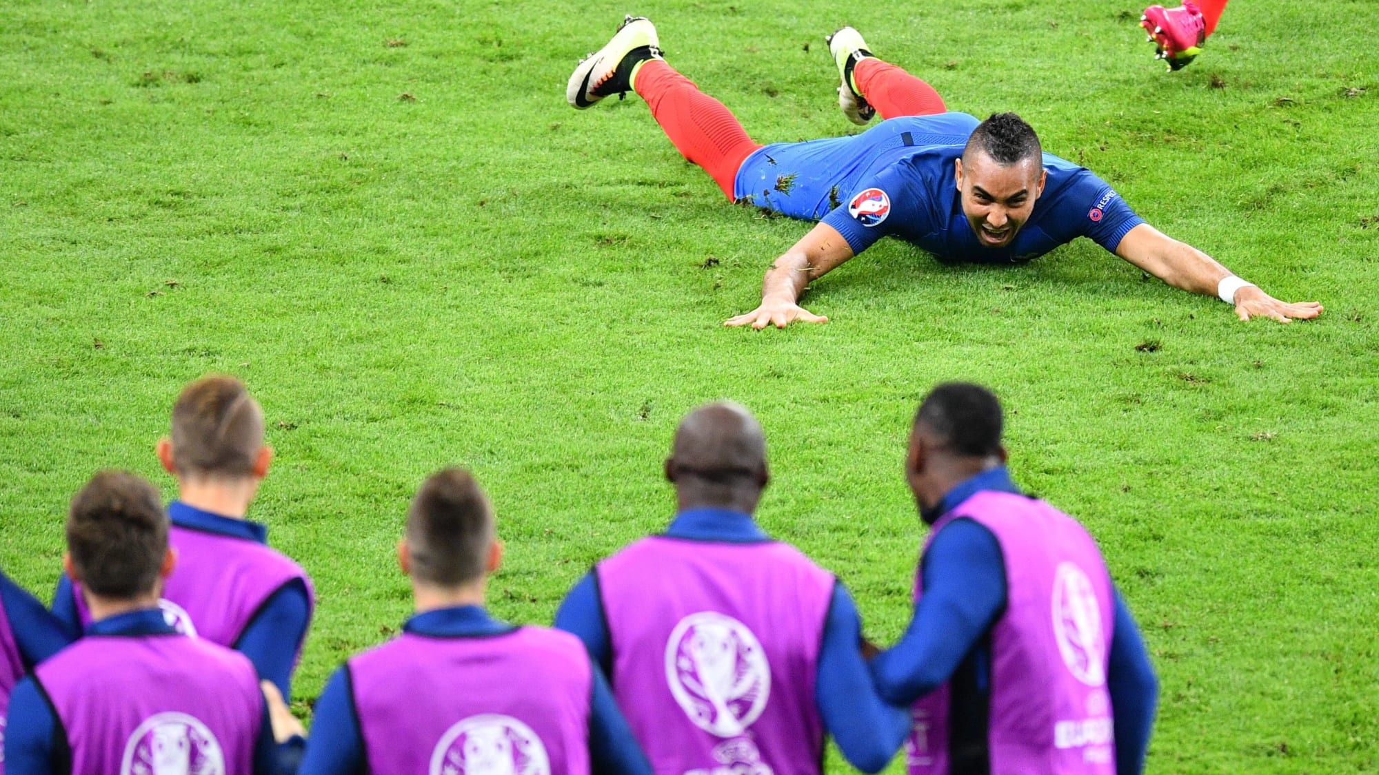 Dimitri Payet feiert sein spätes Tor im Eröffnungsspiel der EM 2016 gegen Rumänien