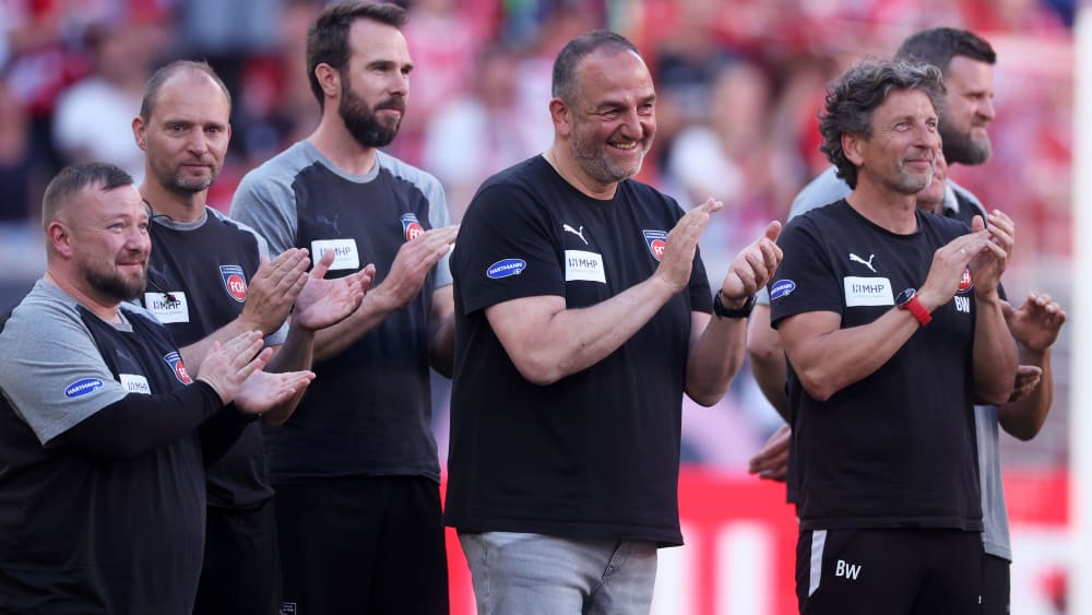 "Hilfe" aus Leverkusen notwendig: Heidenheims Kulttrainer Frank Schmidt könnte in der kommenden Saison auch auf internationalem Parkett auftauchen.
