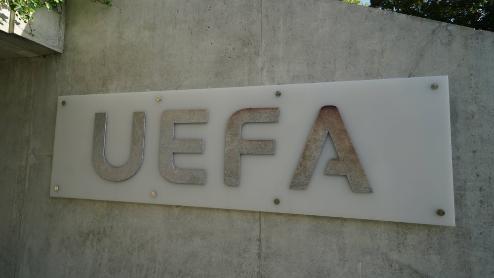 Am Donnerstag findet in Paris der UEFA-Kongress statt. Ein Thema auch da: die neuen Nachhaltigkeitsregeln.