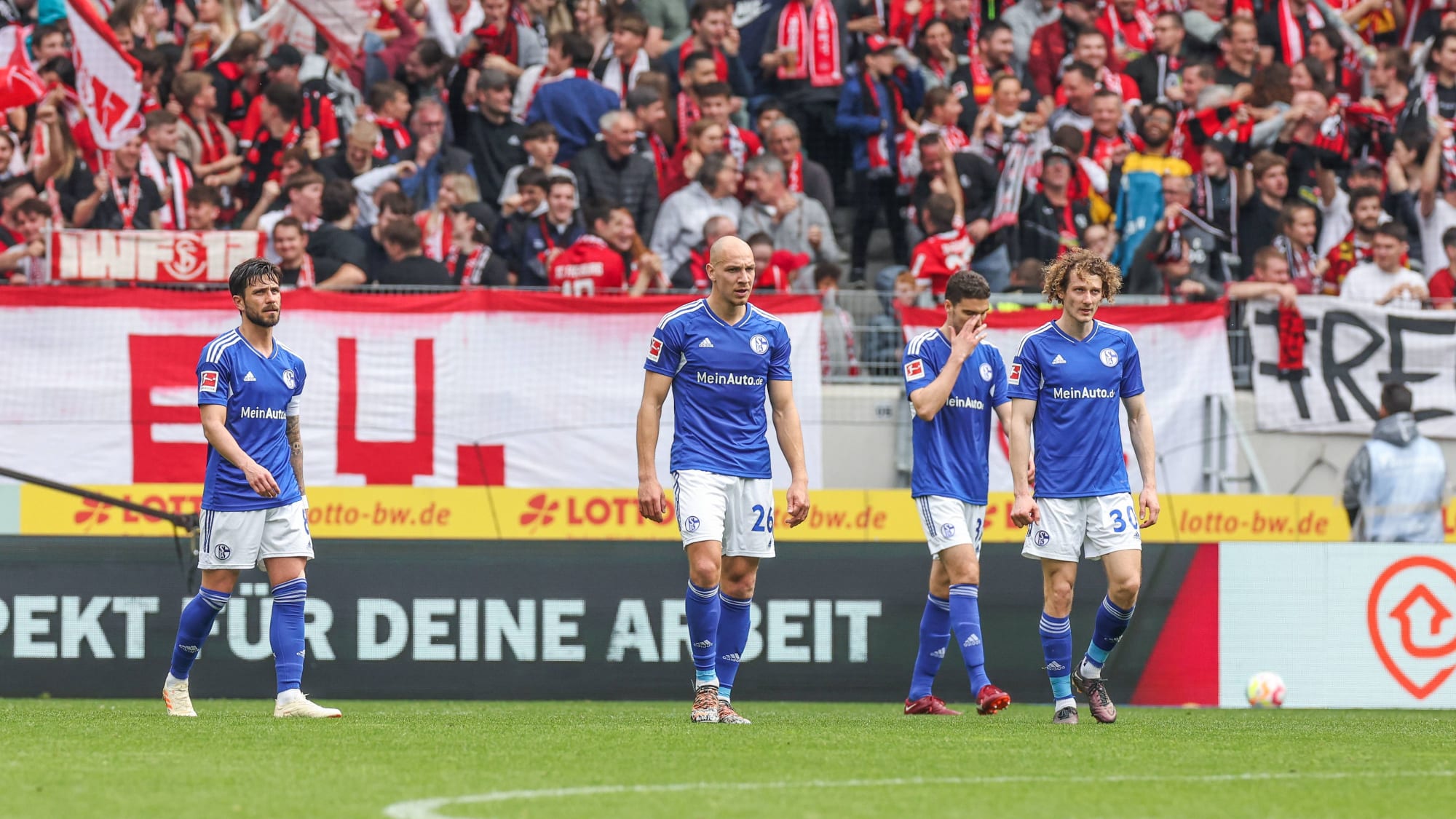Nach dem überzeugenden 5:2 gegen Hertha in der Woche zuvor konnte S04 in Freiburg nicht nachlegen.