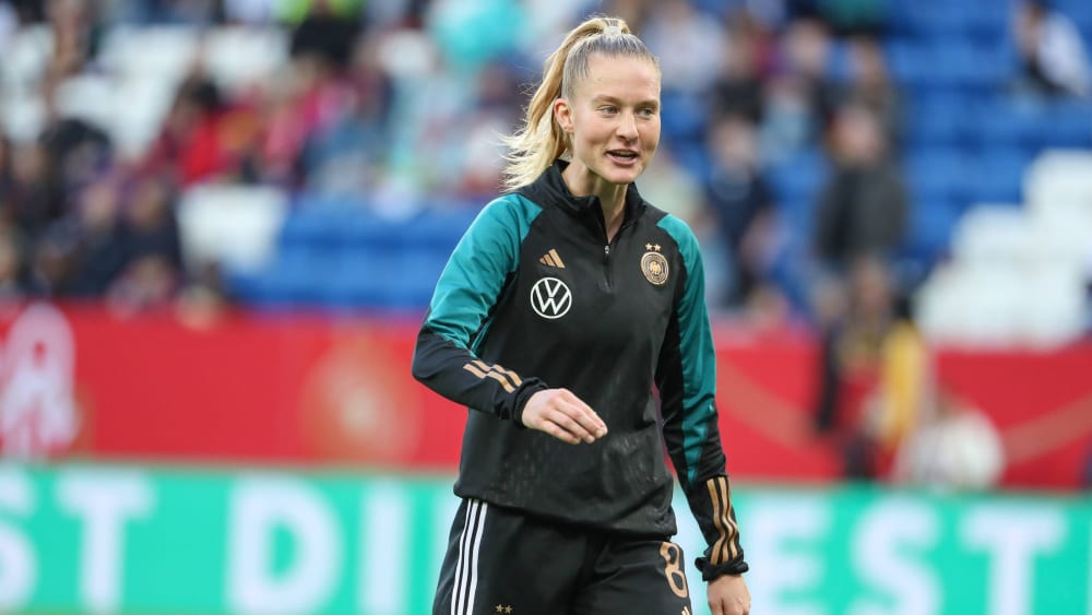 In der neuen Saison für den VfL Wolfsburg am Ball: Nationalspielerin Janina Minge.
