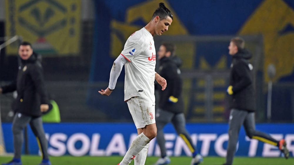 Komplett bedient nach Schlusspfiff: Cristiano Ronaldo geht schimpfend vom Platz.