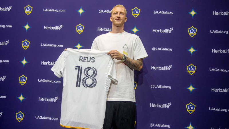 August 16, 2024, Los Angeles, California, United States: Two-time German Footballer of the Year Marco Reus, poses with his new jersey in a new conference after he is introduced as the new Los Angeles Galaxy midfielder at Dignity Health Sports Park. Los Angeles United States - ZUMAs197 20240816_aaa_s197_082 Copyright: xRingoxChiux