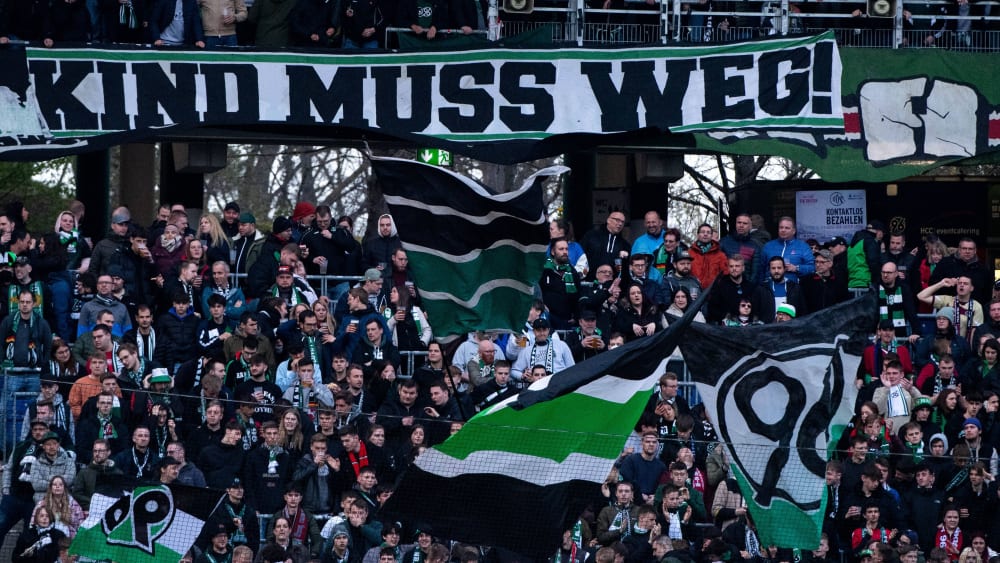 Banner gegen Martin Kind zeigten Anhänger von Hannover 96 schon öfter, am Freitag überschritten sie jedoch eine Grenze.