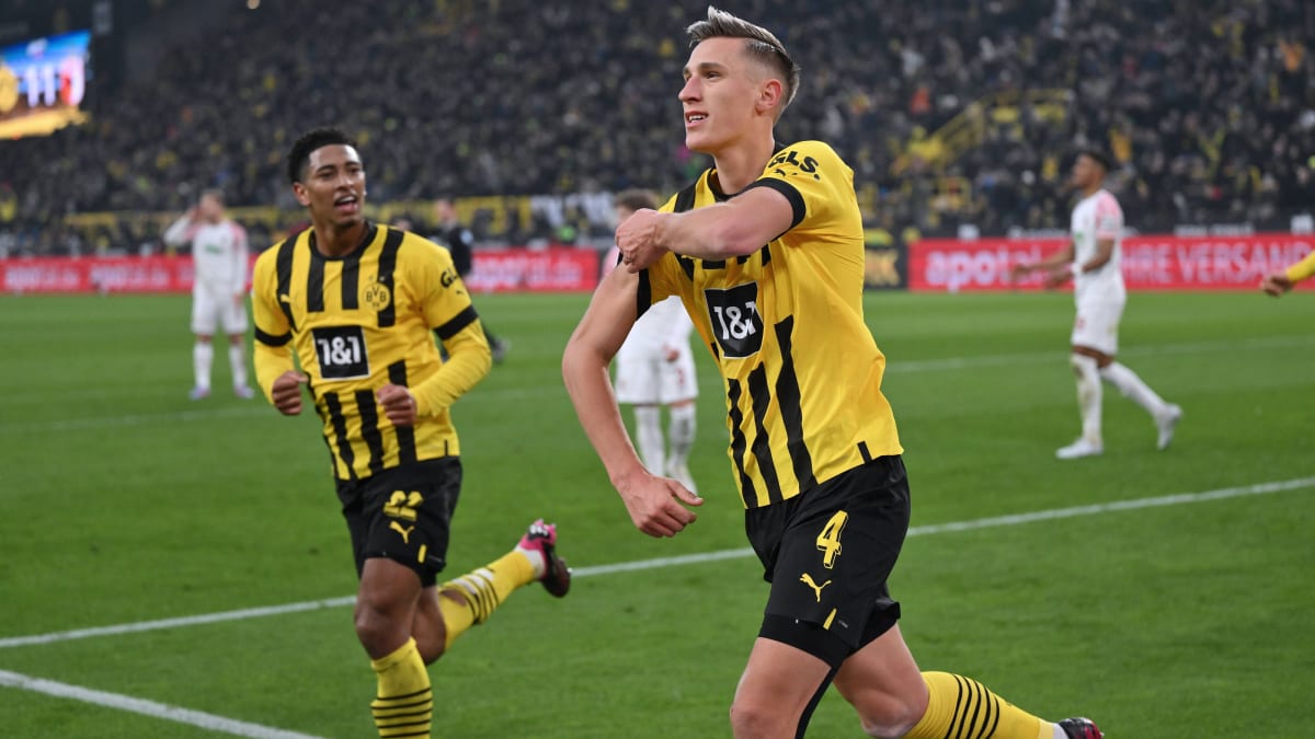 Lush Spektakel Nach Wiederanpfiff: Bvb Spielt 4:4 Gegen Juventus Turin Picture Illustration Lush Spektakel Nach Wiederanpfiff: Bvb Spielt 4:4 Gegen Juventus Turin Picture Illustration