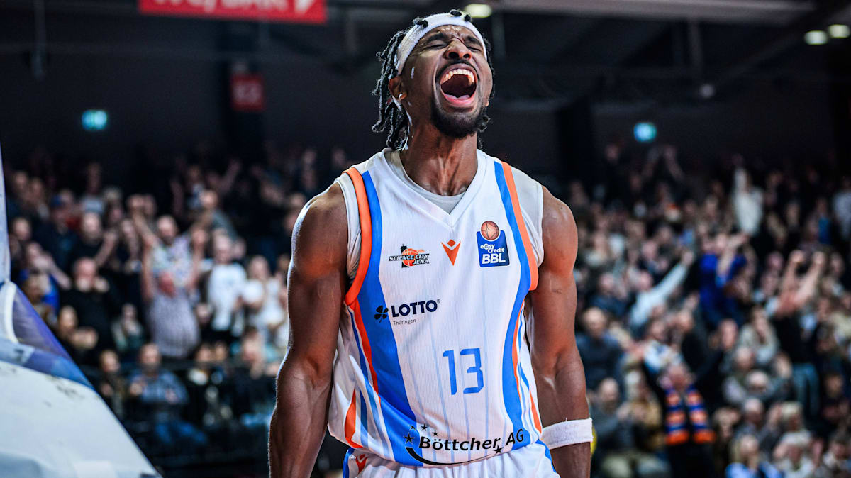 Furios von der Dreierlinie: Jena holt wichtige Punkte im Abstiegskampf