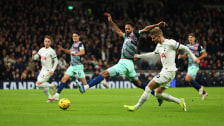 Lieferte den Assist zum 2:1 für die Spurs: Timo Werner (re.).