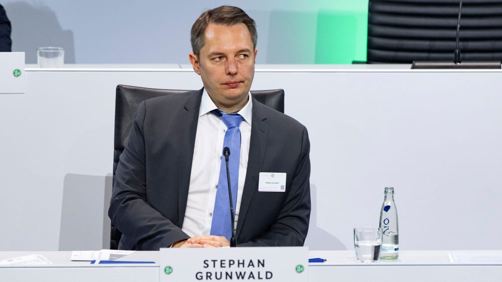 Die Finanzlage bleibt angespannt. DFB-Schatzmeister Stephan Grunwald setzt auch auf den neuen Grundlagenvertrag.