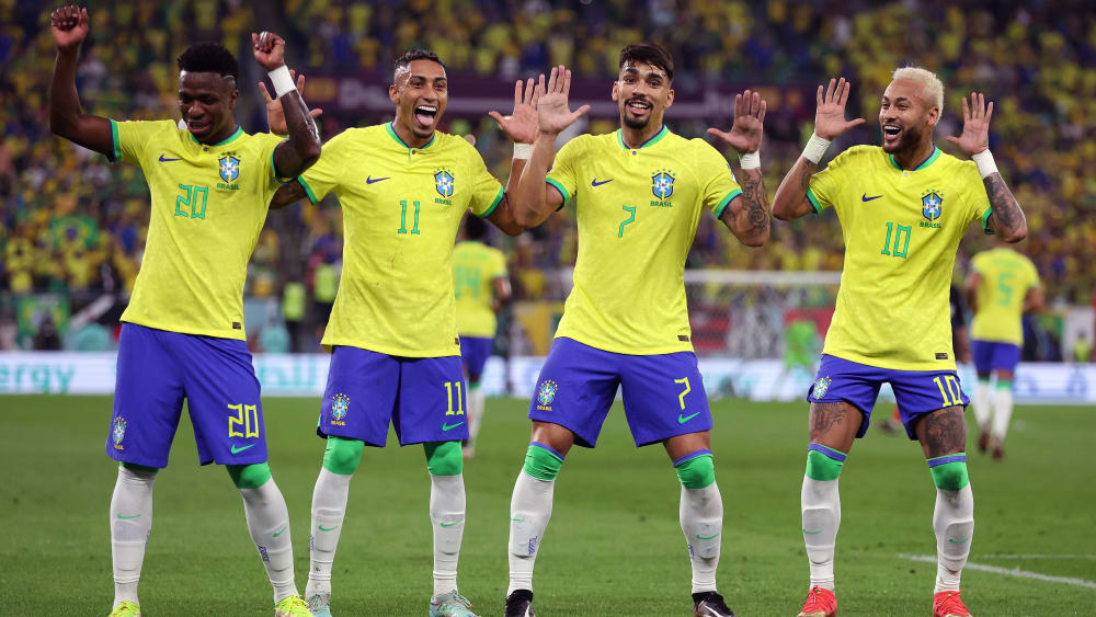 Lockere Hüften: Vinicius Junior, Raphinha, Lucas Paqueta und Neymar (v.li.) jubeln auf ihre Weise gegen Südkorea.