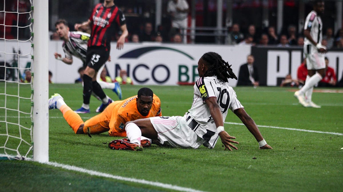 Thuram-Tor einkassiert, Saelemaekers ans Aluminium: Remis im Topspiel