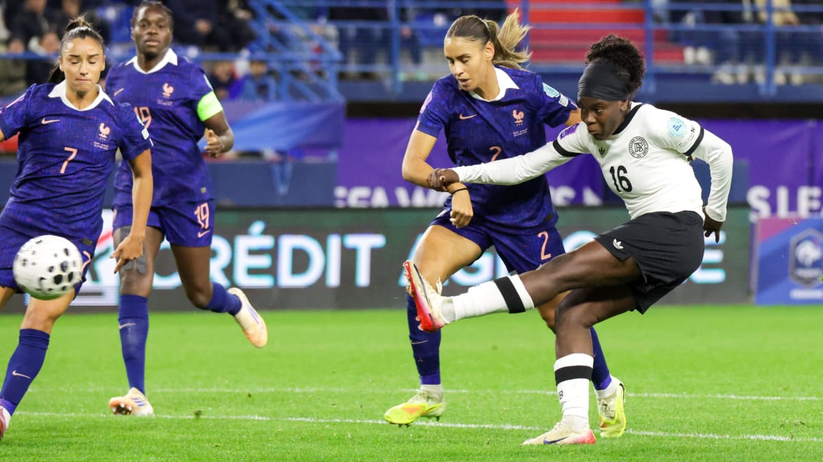 Anyomi-mit-dem-Tor-des-Monats-Stimmt-bitte-f-r-mich-ab-