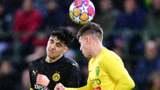 Aus in den Play-offs: Die U 19 des BVB (hier mit Vicenzo Onofrietti, l.) verliert bei MSK Zilina mit 1:2.