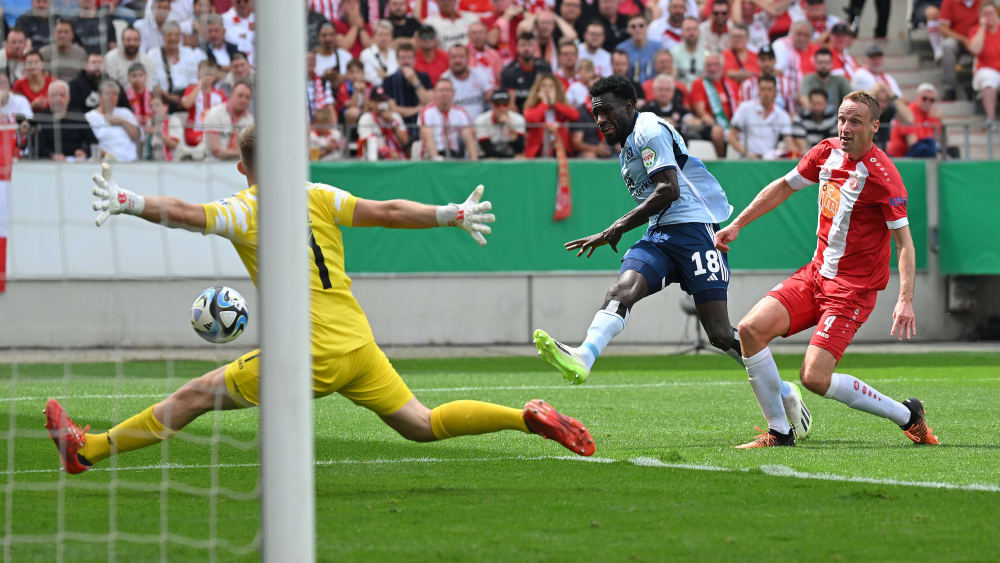 Bakery Jatta erzielt das 1:0.