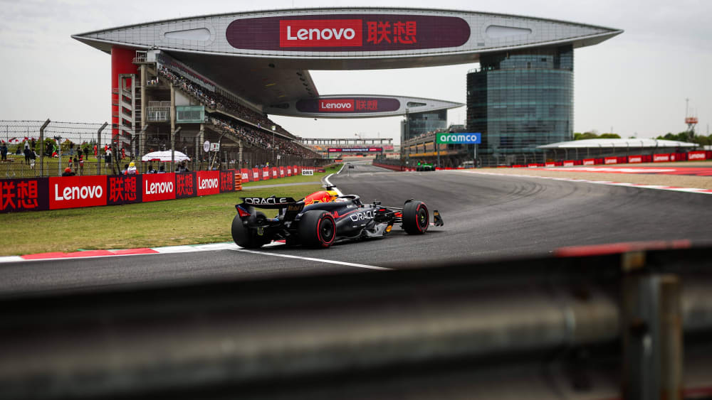 Max Verstappen beendete das Freie Training in Shanghai auf dem dritten Platz.