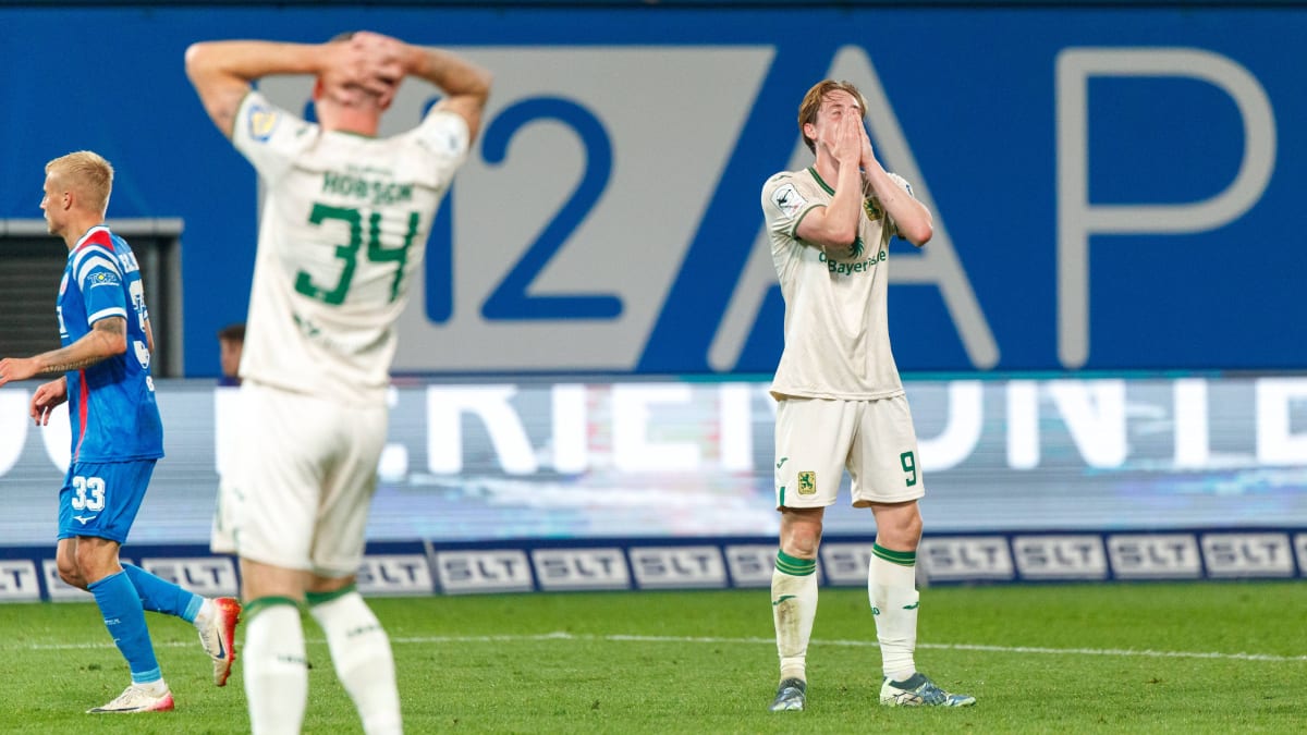 Niederlechner-ordnet-ein-Wir-sind-nicht-Leverkusen-