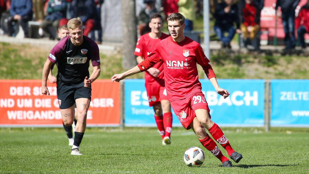Regionalliga-Erfahrung und eine ganze Menge Tempo: Björn Schönwiesner (rot) ist ein Domreiter.