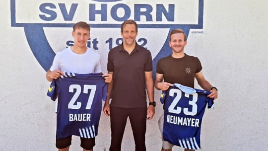 Jürgen Bauer und Andree Neumayer mit Trainer Rolf Landerl.