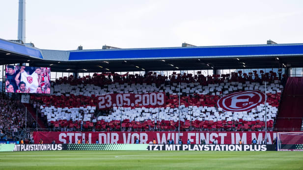 Choreographie der Fans von Fortuna Düsseldorf (23.05.2009 - Stell dir vor wie einst im Mai)